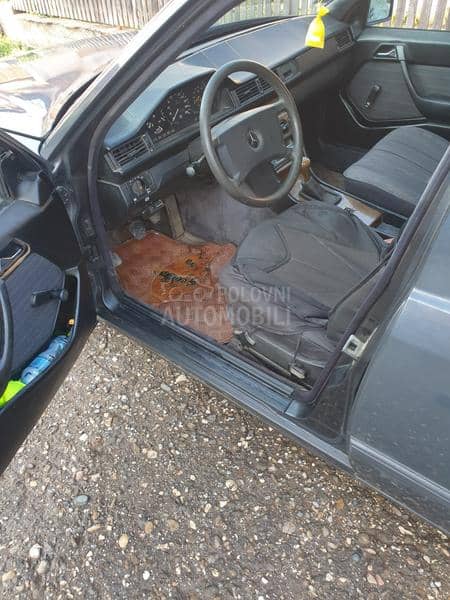 Mercedes Benz E 230 