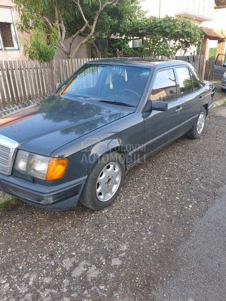 Mercedes Benz E 230 