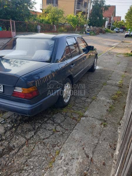 Mercedes Benz E 230 