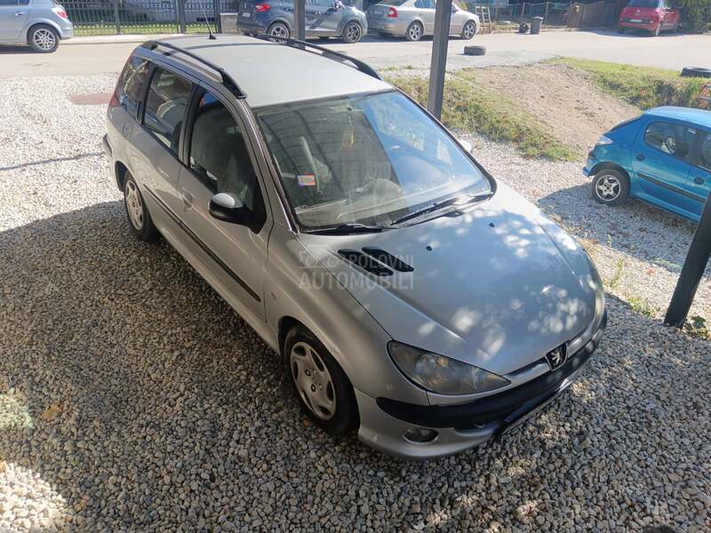 Peugeot 206 2,0hdi sw 2005. god. -  kompletan auto u delovima