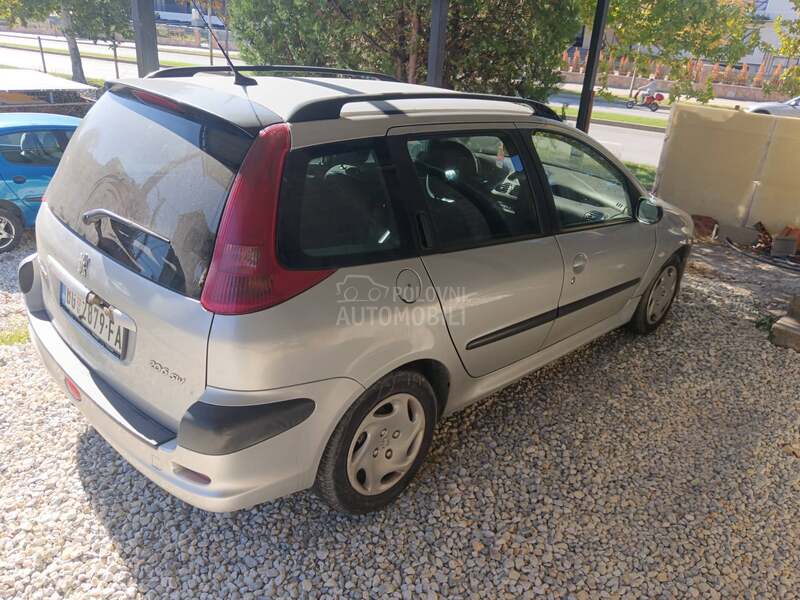 Peugeot 206 2,0hdi sw 2005. god. -  kompletan auto u delovima