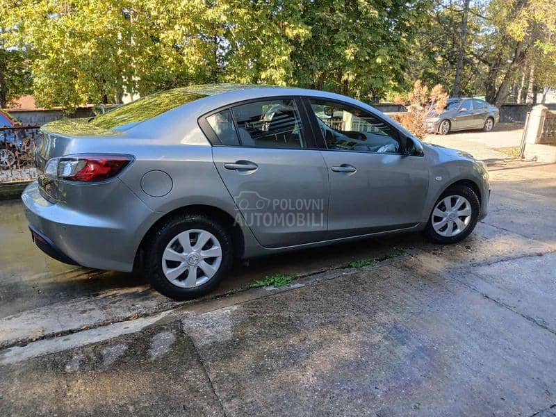 Mazda 3 1.6 b