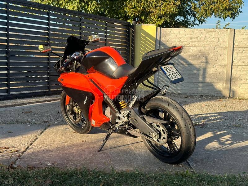 Yamaha R 125