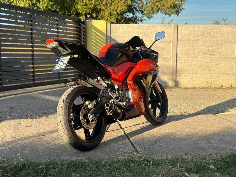 Yamaha R 125