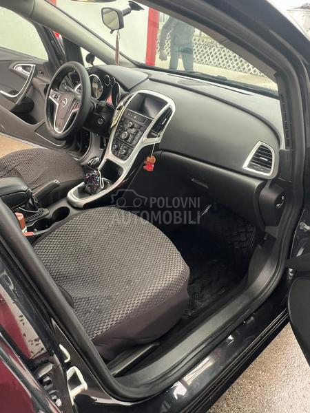 Opel Astra J CDTI