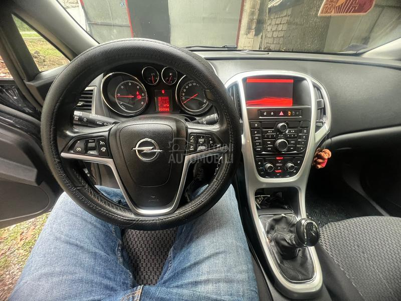 Opel Astra J CDTI
