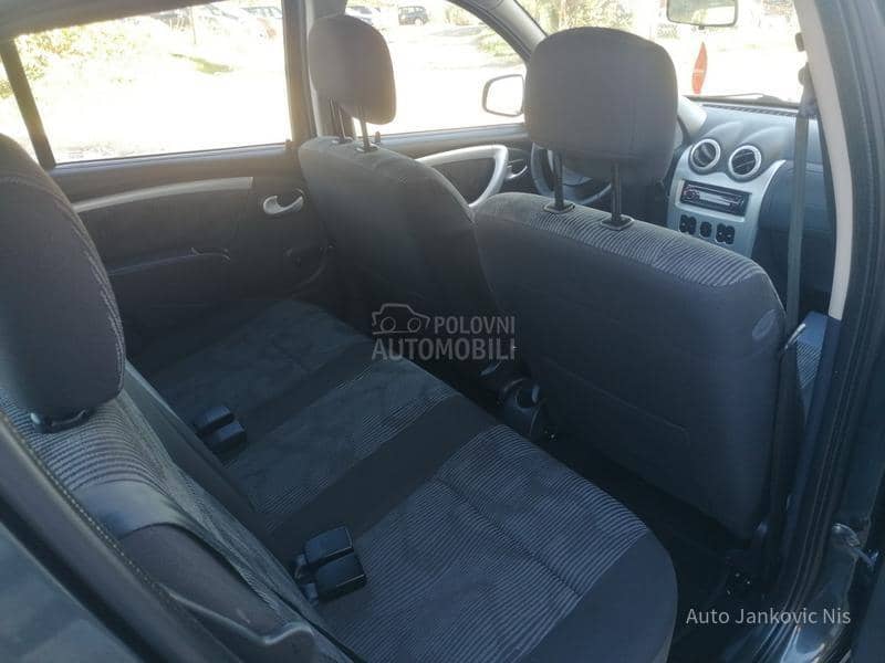Dacia Sandero 1.6i LAUREAT CH