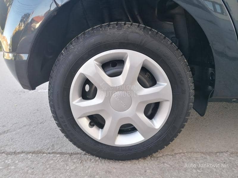 Dacia Sandero 1.6i LAUREAT CH