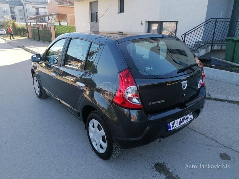 Dacia Sandero 1.6i LAUREAT CH