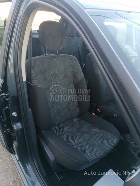 Dacia Sandero 1.6i LAUREAT CH