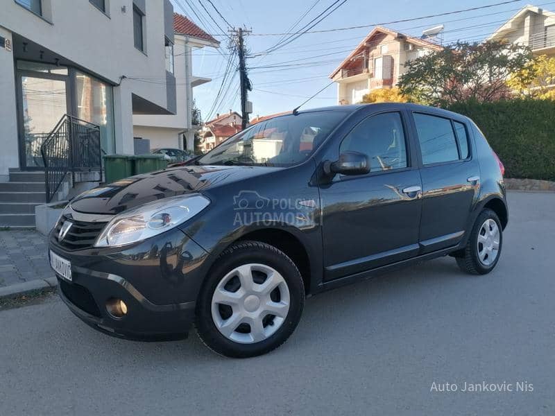Dacia Sandero 1.6i LAUREAT CH