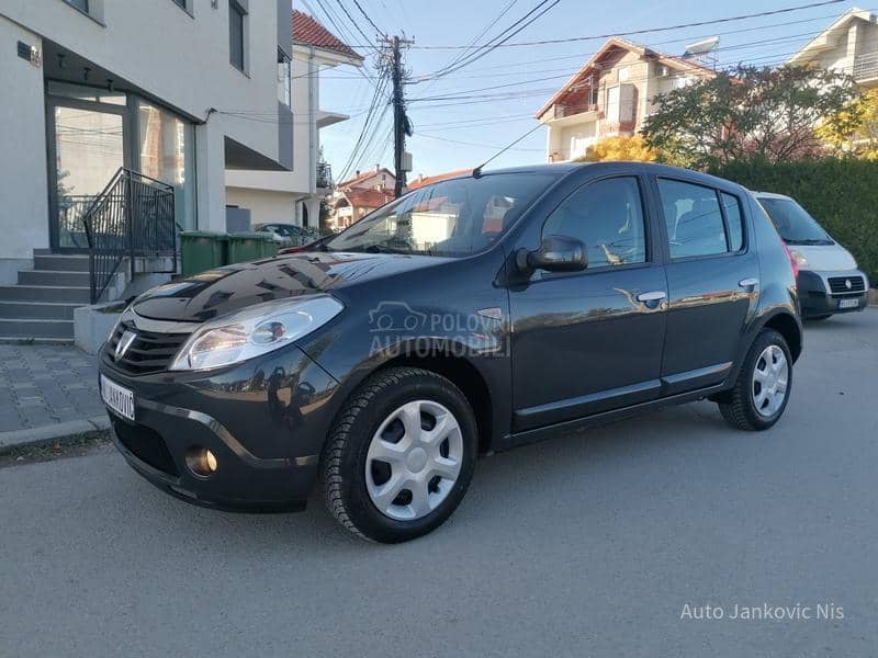 Dacia Sandero 1.6i LAUREAT CH