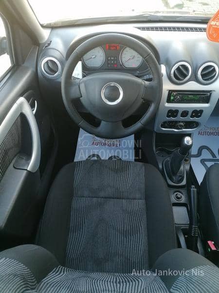 Dacia Sandero 1.6i LAUREAT CH