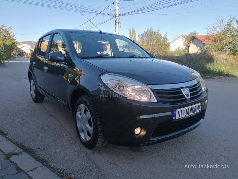 Dacia Sandero 1.6i LAUREAT CH
