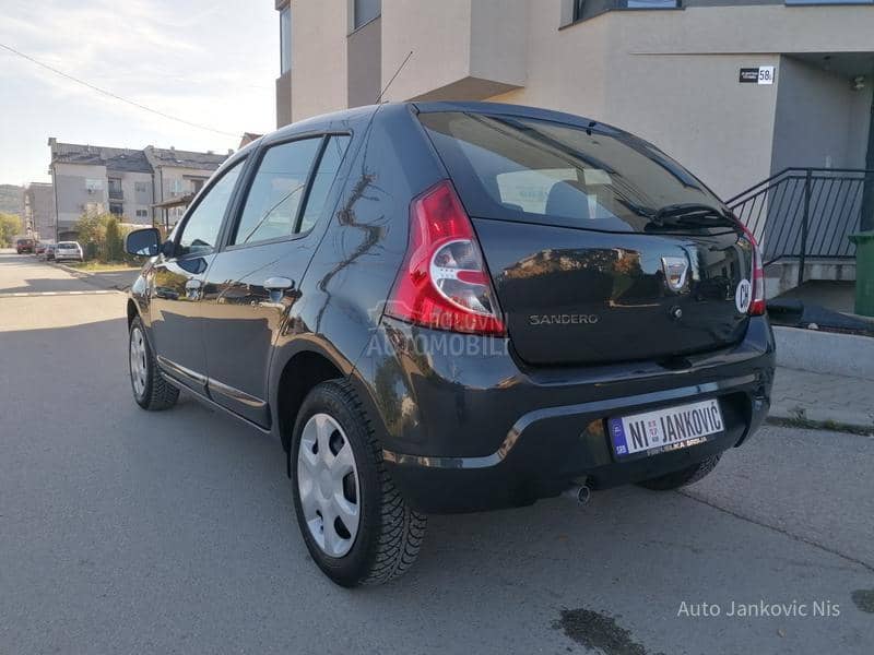 Dacia Sandero 1.6i LAUREAT CH