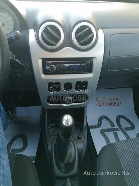 Dacia Sandero 1.6i LAUREAT CH