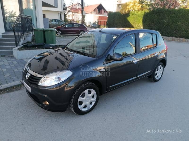 Dacia Sandero 1.6i LAUREAT CH