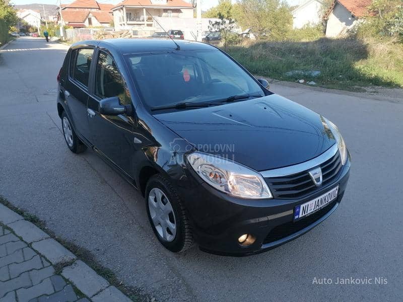 Dacia Sandero 1.6i LAUREAT CH