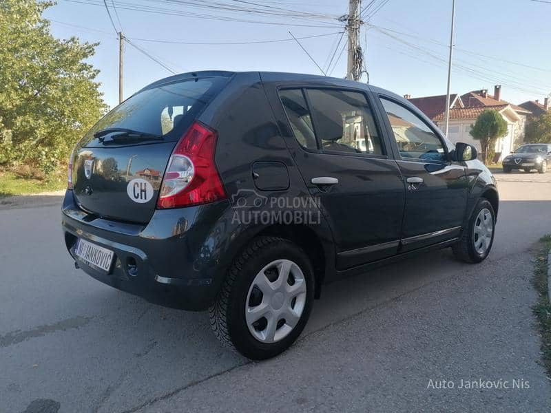 Dacia Sandero 1.6i LAUREAT CH