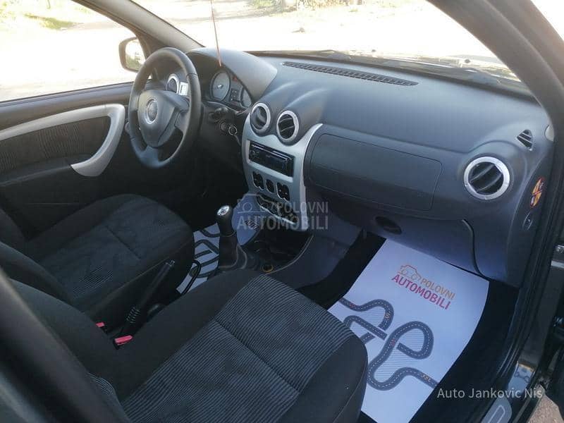 Dacia Sandero 1.6i LAUREAT CH