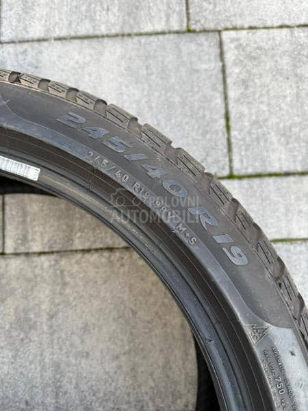 Pirelli 245/40 R19 Zimska