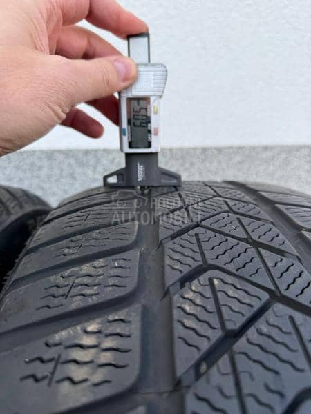 Pirelli 245/40 R19 Zimska