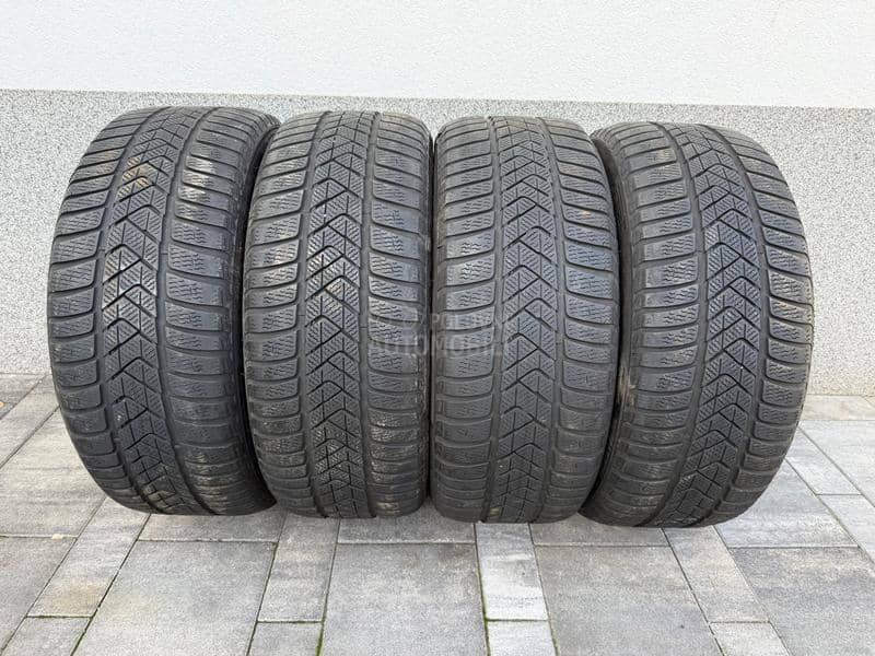 Pirelli 245/40 R19 Zimska