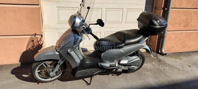 Aprilia Scarabeo 250 i.e.