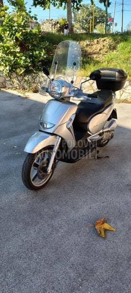 Aprilia Scarabeo 250 i.e.