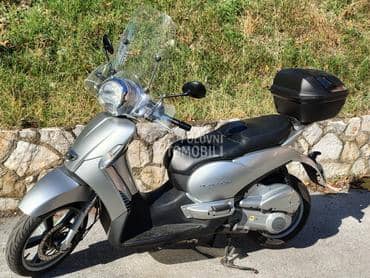 Aprilia Scarabeo 250 i.e.