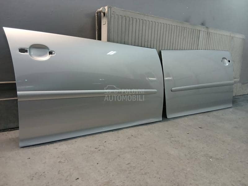 Prednja leva vrata LA7W