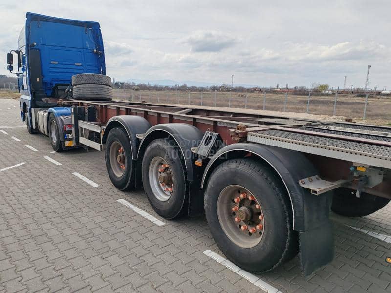 Vanhool Kontejnerka