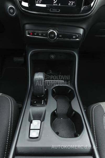 Volvo XC40 T3 Momentum Volvo XC40 T3 Momentum