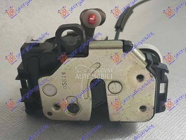 BRAVA PREDNJIH VRATA (CENTRALN za Fiat 500 od 2007. do 2015. god.