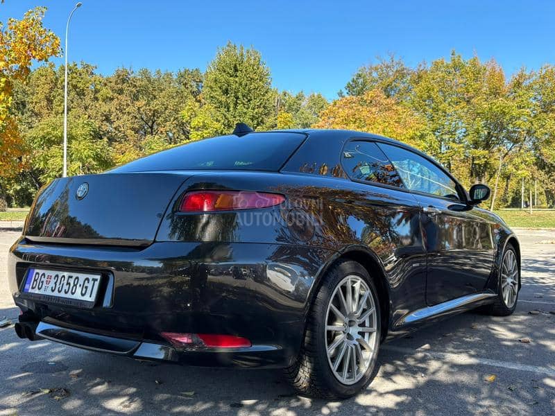 Alfa Romeo GT 3.2 BUSSO TI