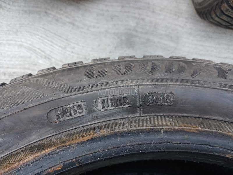 Goodyear 195/55 R16 Zimska