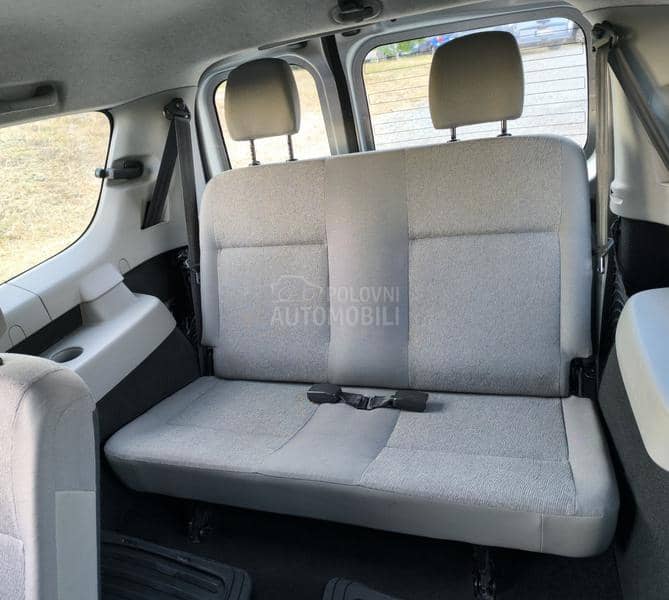 Dacia Logan 1.5 DCI 7 sedista Dacia Logan 1.5 DCI 7 sedista