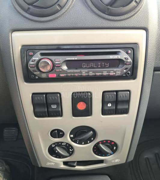 Dacia Logan 1.5 DCI 7 sedista Dacia Logan 1.5 DCI 7 sedista