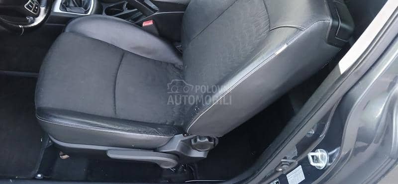 Kia cee`d  Kia cee`d