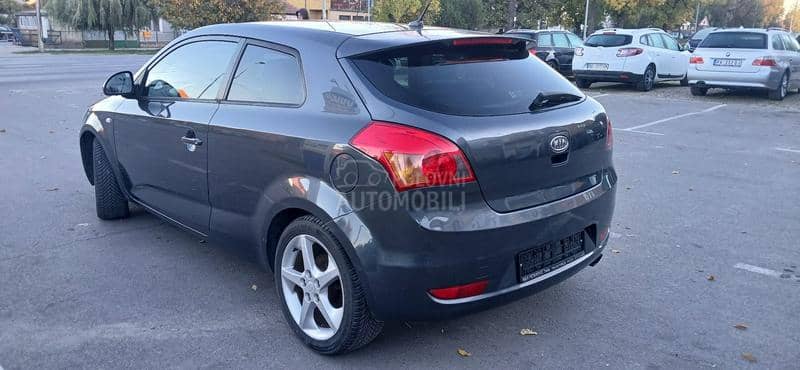 Kia cee`d  Kia cee`d