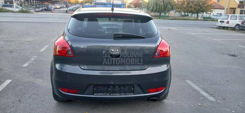 Kia cee`d  Kia cee`d