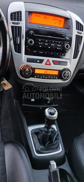 Kia cee`d  Kia cee`d