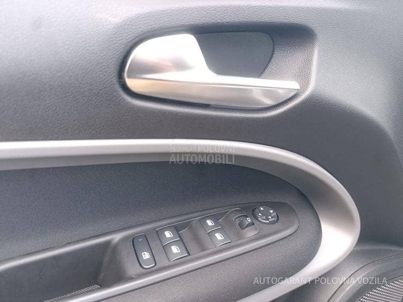 Jeep Avenger 1.2 LONGITUDE