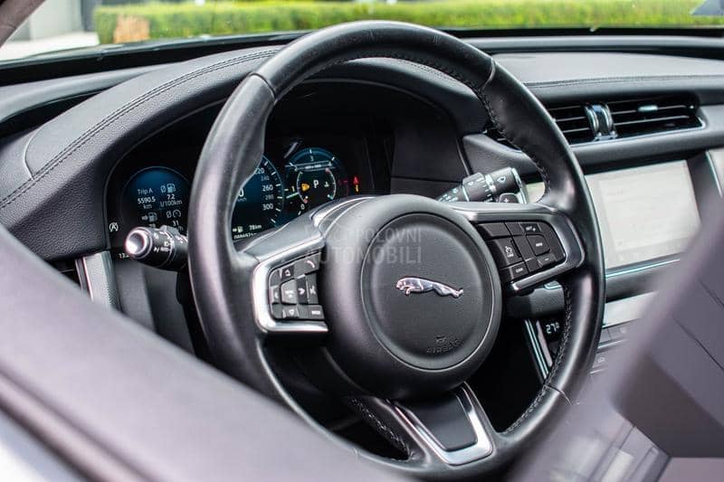 Jaguar XF 20d AWD