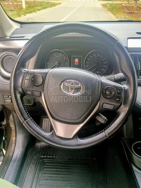 Toyota RAV 4 ORIGINAL KM-Active