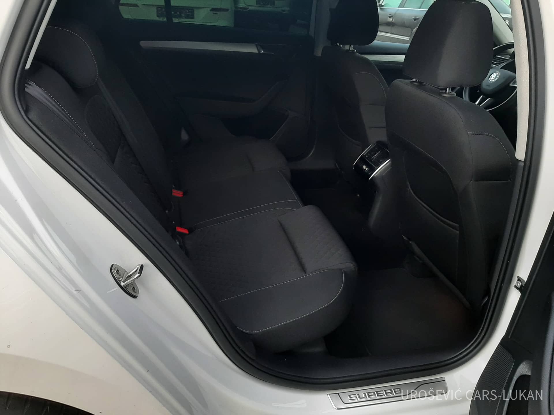Škoda Superb TDI 190HP 4x4 DSG CH