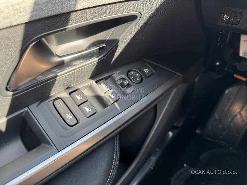 Peugeot 3008 HY Allure 136