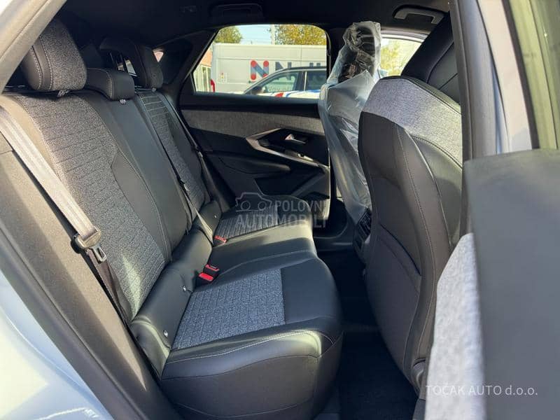 Peugeot 3008 HY Allure 136