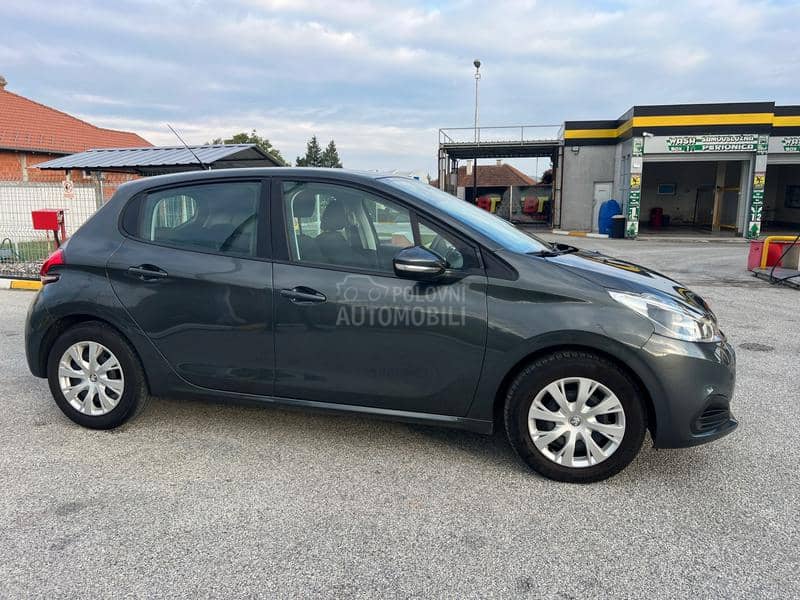 Peugeot 208 1.2