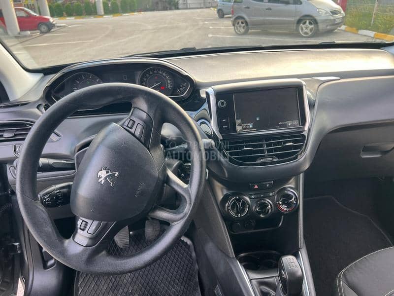 Peugeot 208 1.2